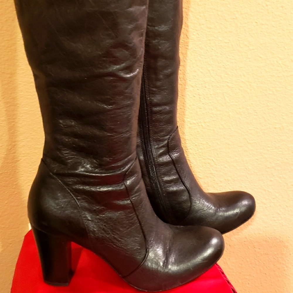Black boots